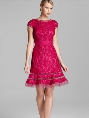 Tadashi Shoji Size 6 Magenta Bright Pink Cap Sleeve Lace Fit & Flare Dress Belt